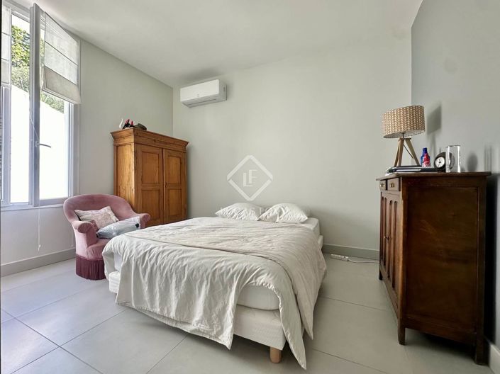 Image No.10-2 Bed House for sale