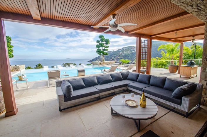 Image No.7-7 Bed House for sale