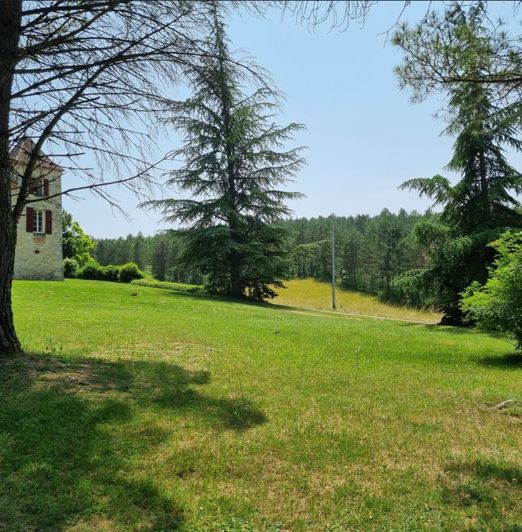 Image No.12-9 Bed Property for sale