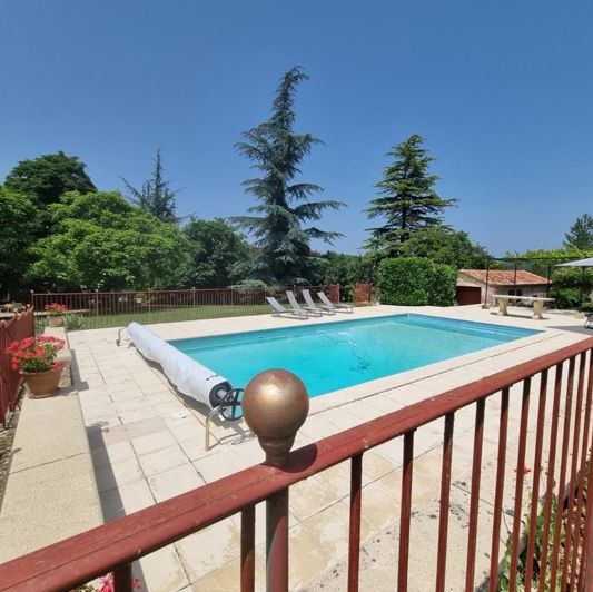 Image No.20-9 Bed Property for sale