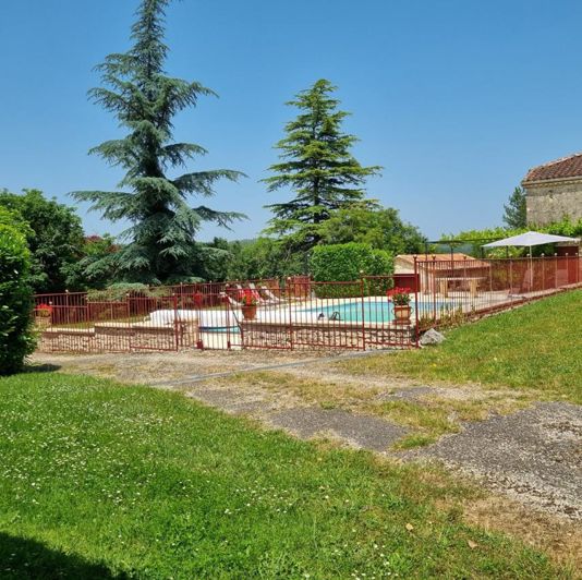 Image No.22-9 Bed Property for sale