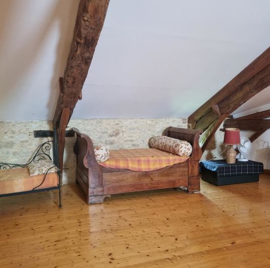 Image No.70-9 Bed Property for sale