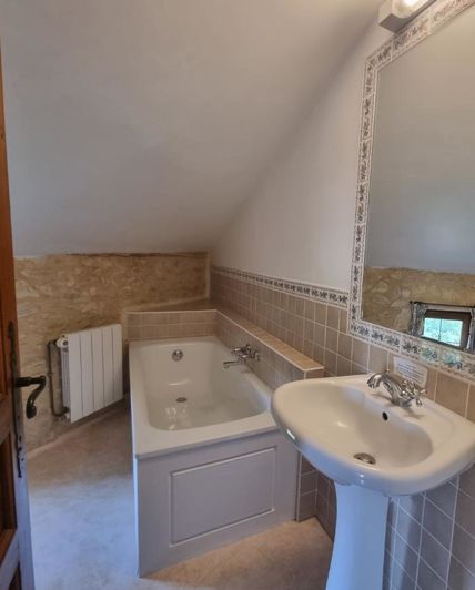 Image No.75-9 Bed Property for sale