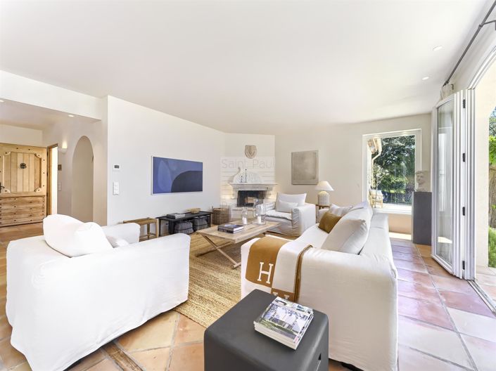 Image No.6-5 Bed House for sale