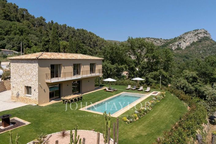 Image No.1-4 Bed House for sale