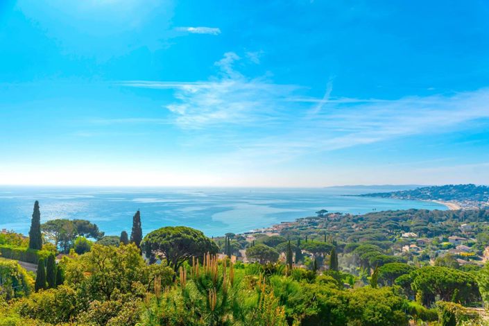 Image No.20-4 Bed House for sale