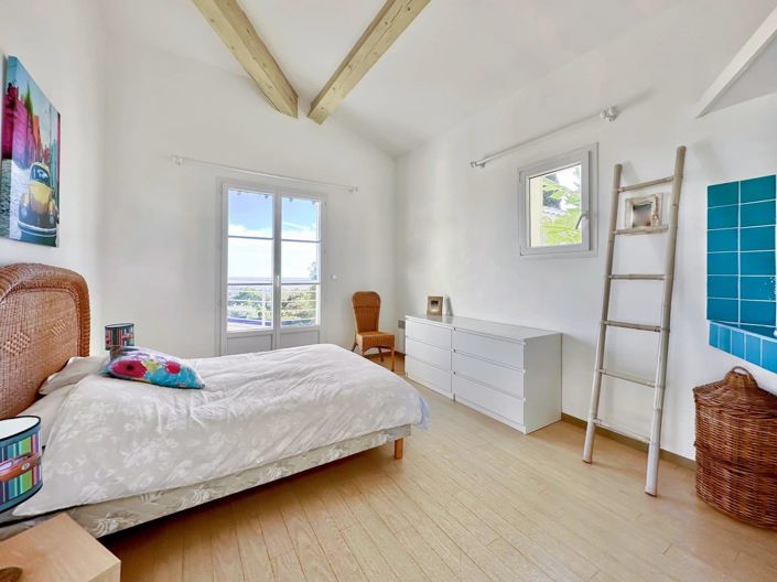 Image No.12-5 Bed House for sale