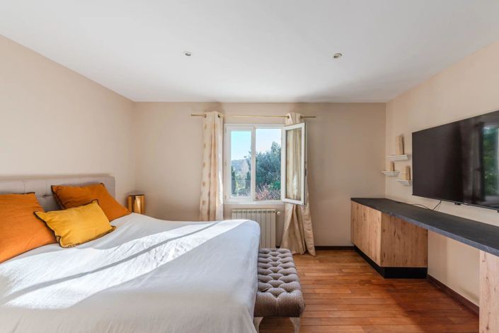 Image No.13-5 Bed House for sale