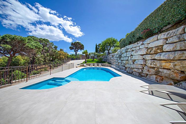 Image No.11-5 Bed House for sale