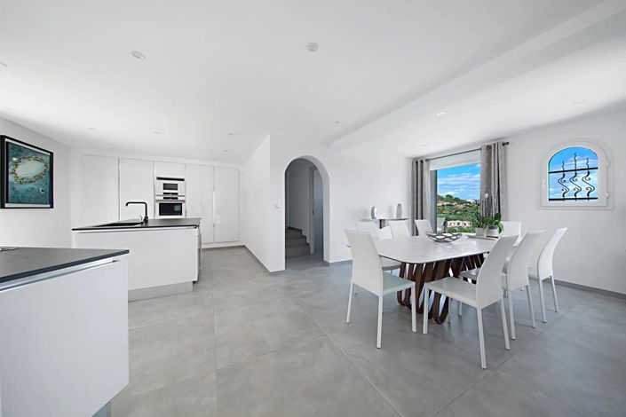 Image No.18-5 Bed House for sale