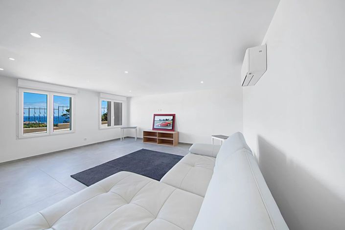 Image No.31-5 Bed House for sale