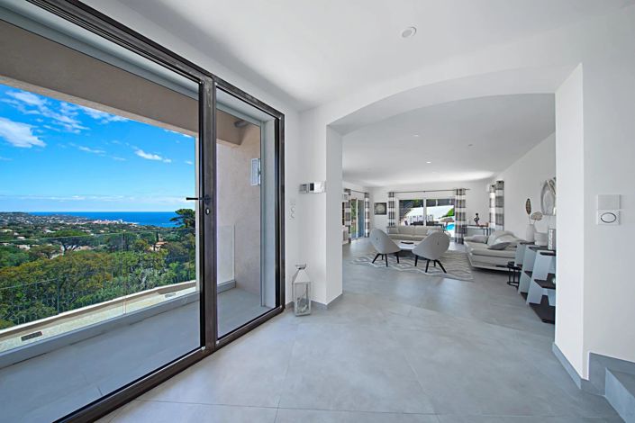 Image No.5-5 Bed House for sale