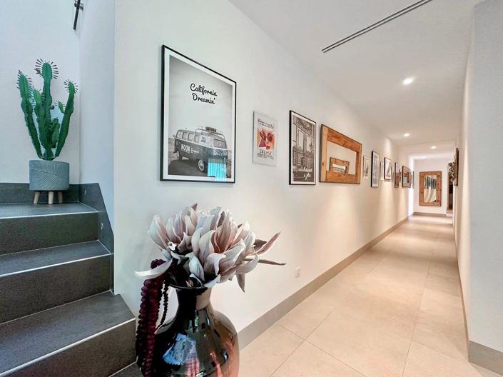 Image No.20-5 Bed House for sale