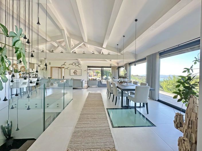 Image No.6-5 Bed House for sale