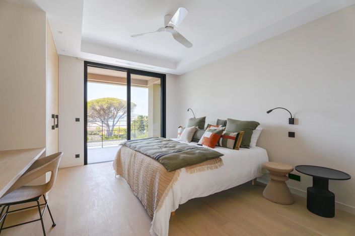 Image No.26-5 Bed House for sale