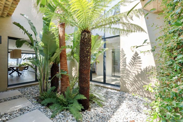 Image No.9-5 Bed House for sale