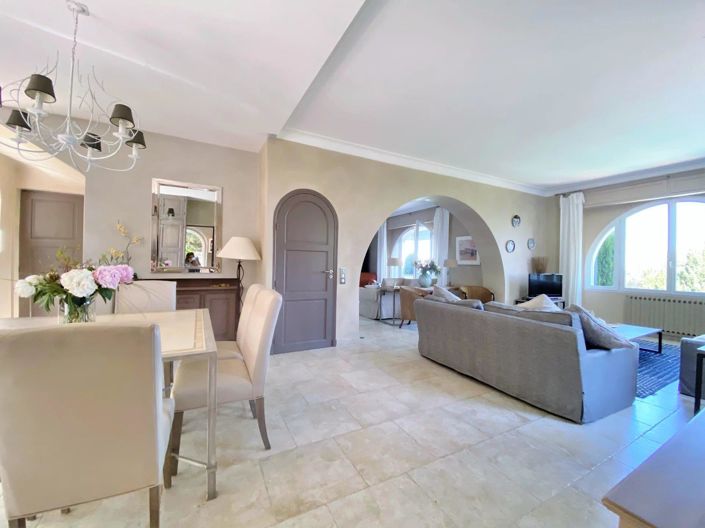 Image No.11-5 Bed House for sale