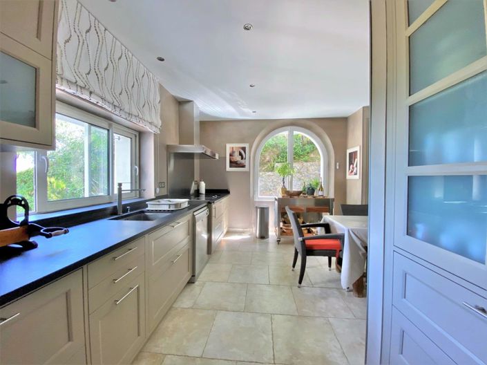 Image No.12-5 Bed House for sale