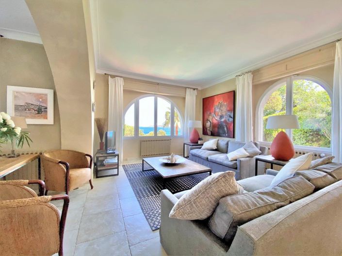 Image No.9-5 Bed House for sale