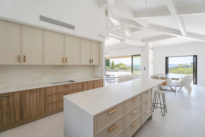 Image No.11-5 Bed House for sale