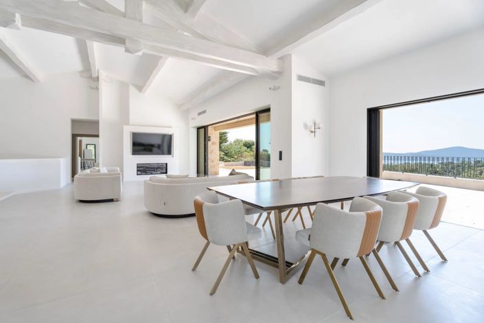 Image No.9-5 Bed House for sale