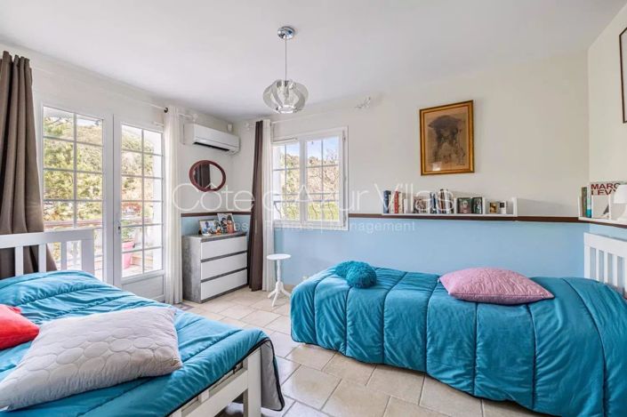 Image No.10-4 Bed House for sale