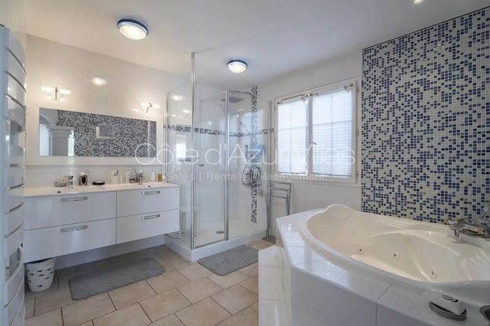 Image No.5-4 Bed House for sale