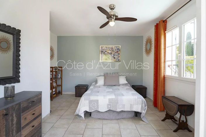 Image No.6-4 Bed House for sale