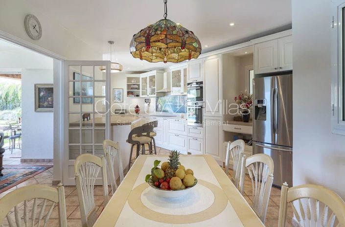 Image No.7-6 Bed House for sale