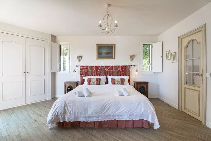 Image No.9-6 Bed House for sale