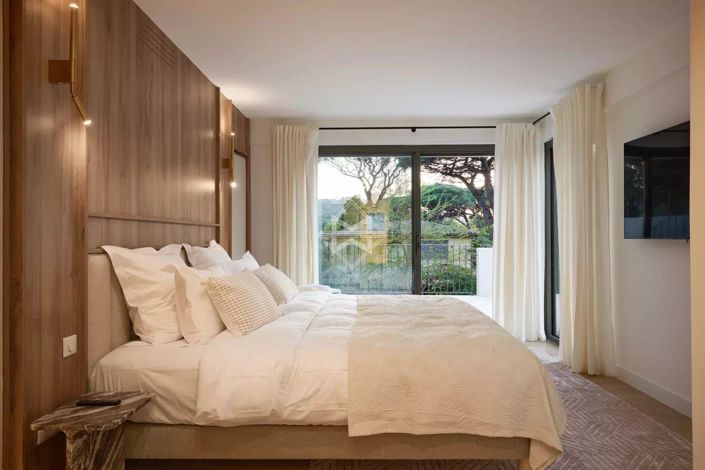 Image No.9-5 Bed House for sale