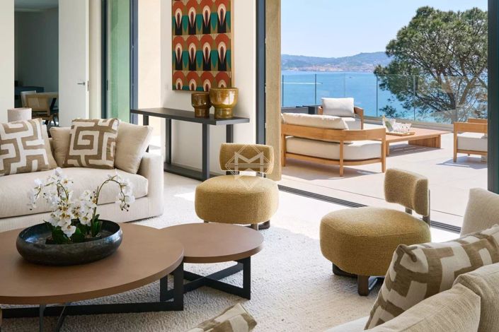 Image No.9-5 Bed House for sale