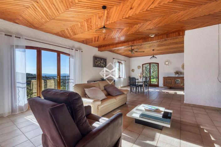 Image No.4-6 Bed House for sale