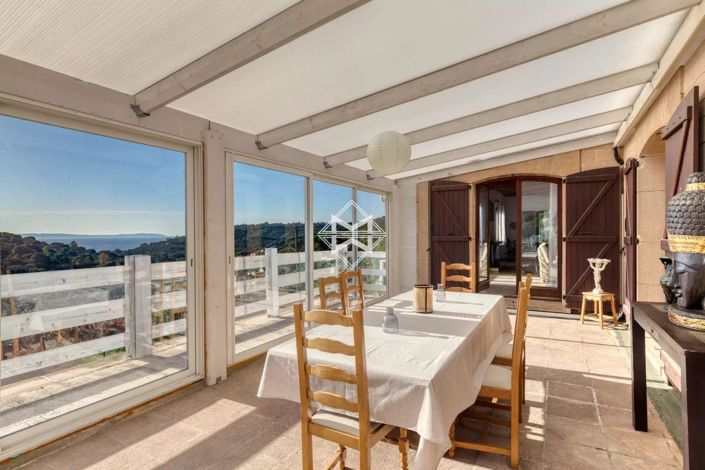 Image No.6-6 Bed House for sale