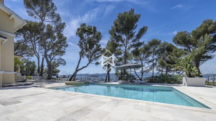 Image No.3-8 Bed House for sale