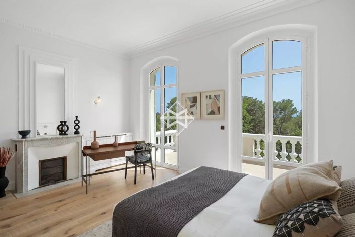 Image No.10-6 Bed House for sale