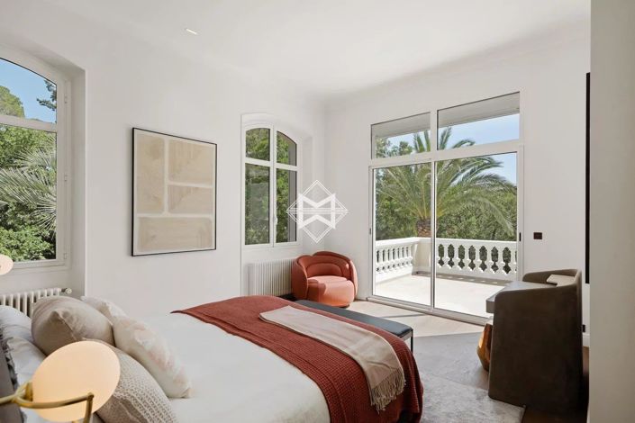 Image No.12-6 Bed House for sale