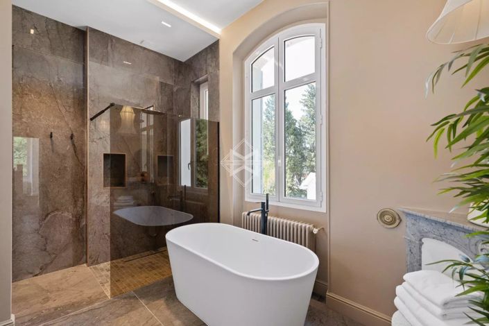 Image No.13-6 Bed House for sale