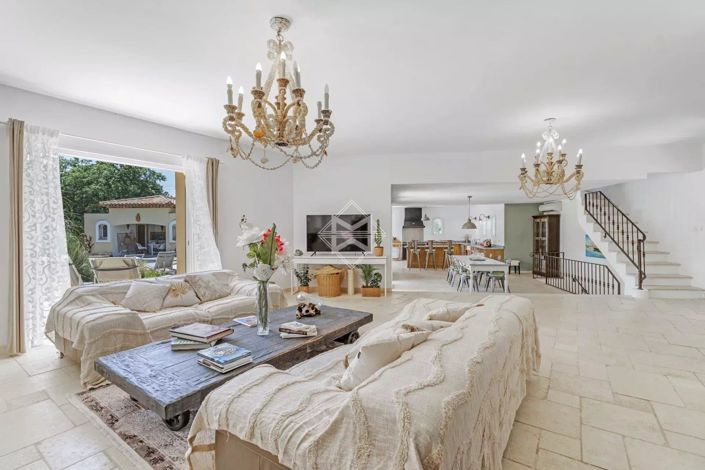 Image No.5-5 Bed House for sale