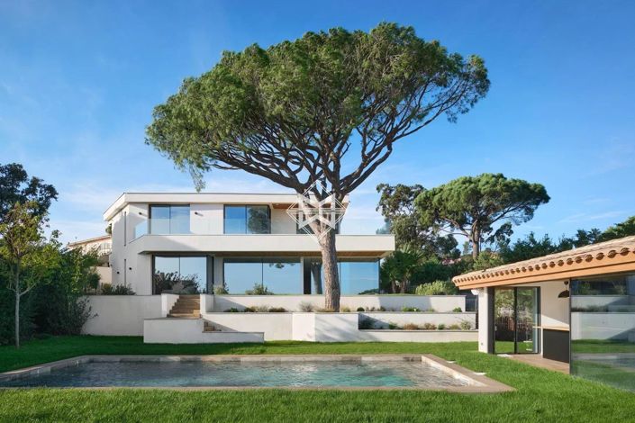 Image No.1-5 Bed House for sale