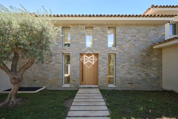 Image No.15-8 Bed House for sale