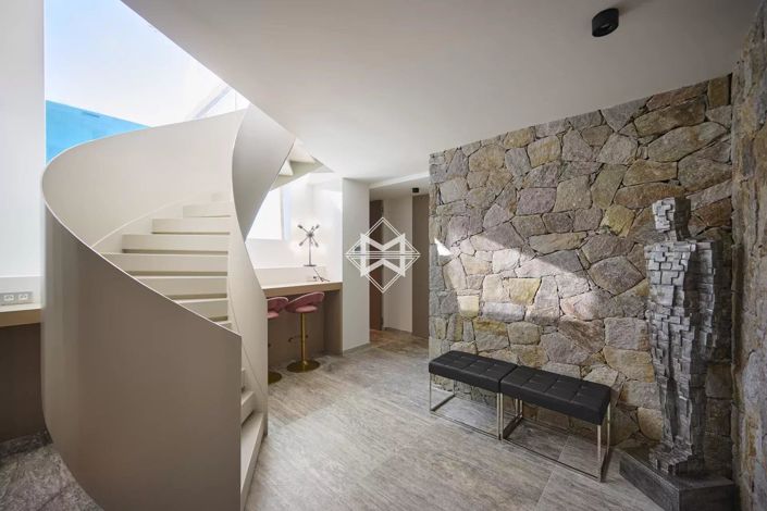 Image No.14-5 Bed House for sale