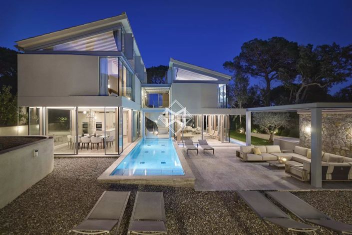 Image No.3-5 Bed House for sale