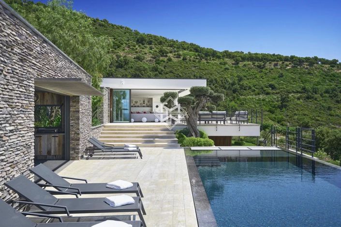 Image No.12-7 Bed House for sale