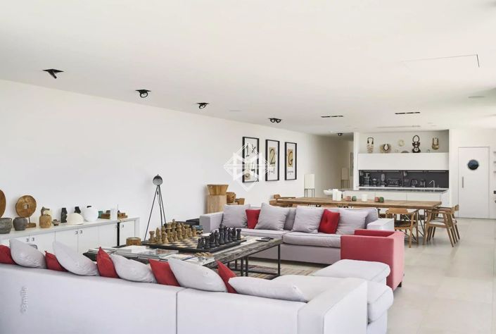 Image No.6-7 Bed House for sale