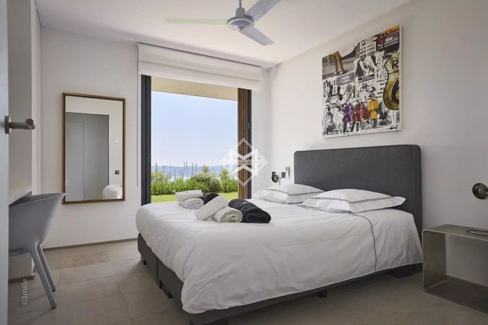 Image No.9-7 Bed House for sale