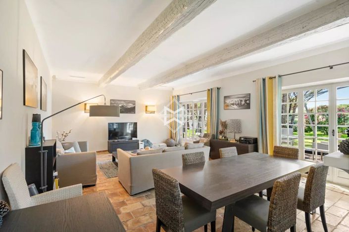 Image No.10-9 Bed House for sale