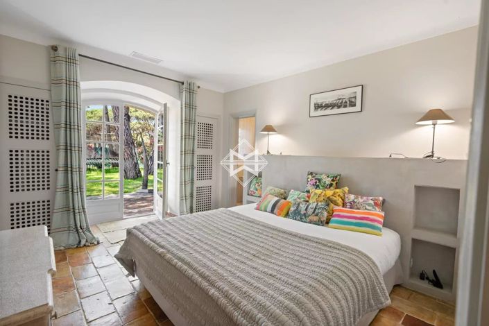 Image No.15-9 Bed House for sale