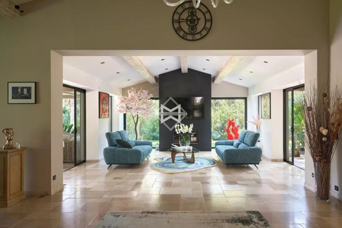 Image No.11-5 Bed House for sale