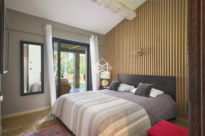 Image No.17-5 Bed House for sale